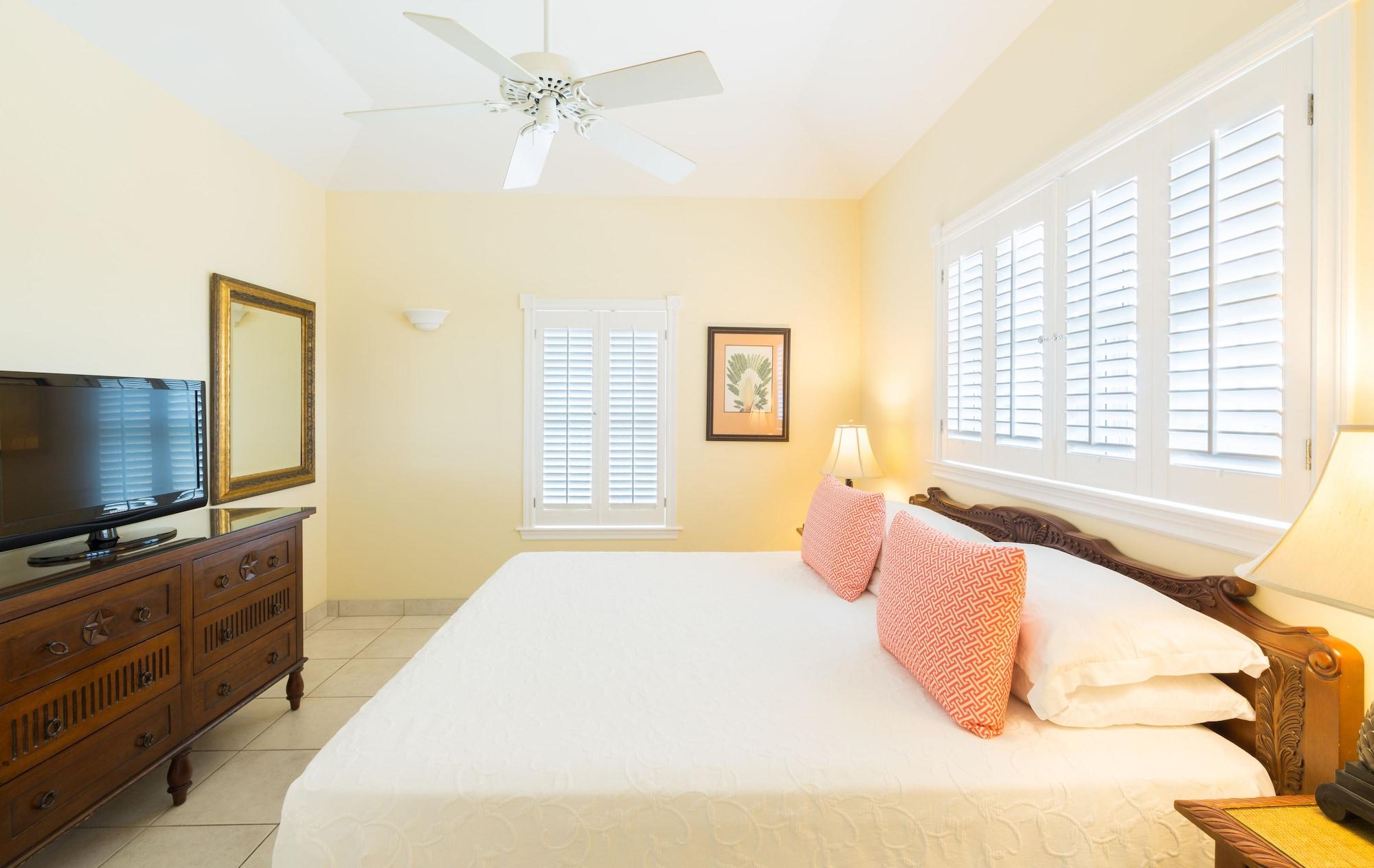 Royal West Indies Grace Bay Extérieur photo